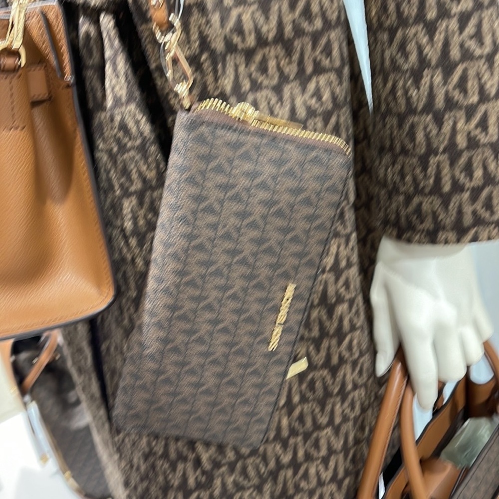 Michael Kors Jet Set Travel Large Travel CONTINENTAL wallet-wristlet-phoneholder - Picture 7 of 16